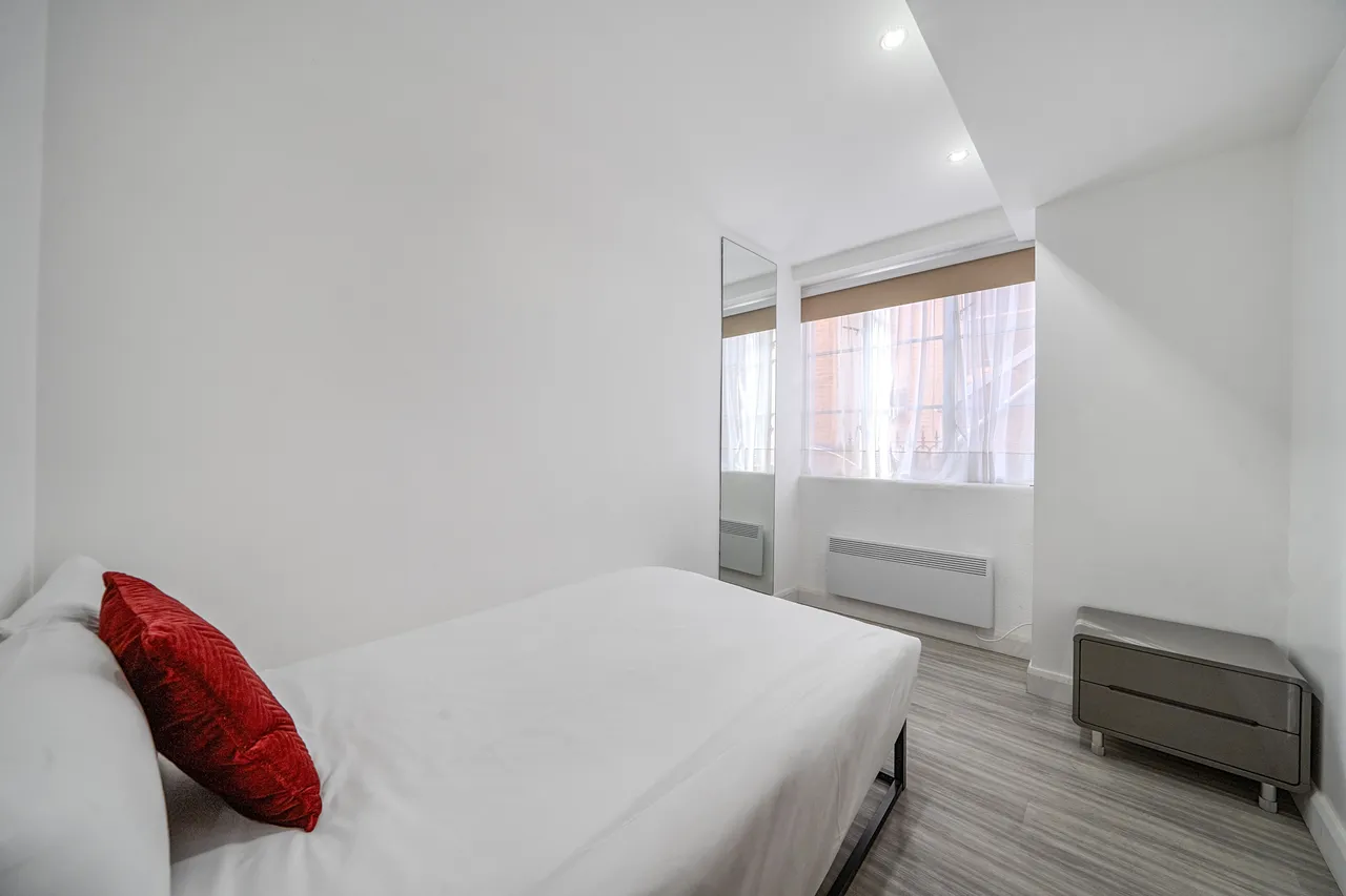 Flat G08, 2 Roland Gardens, London, photo 9