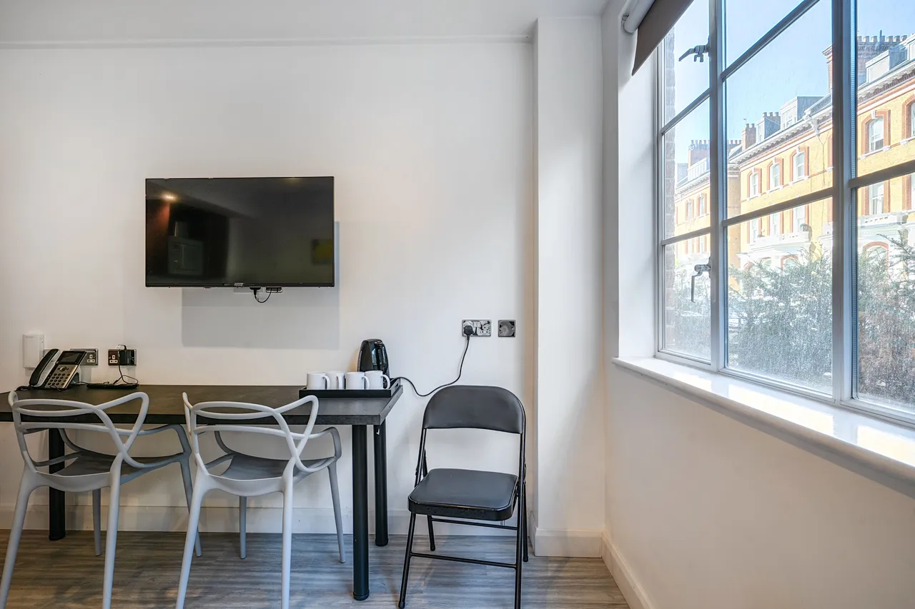 Flat G08, 2 Roland Gardens, London, photo 12