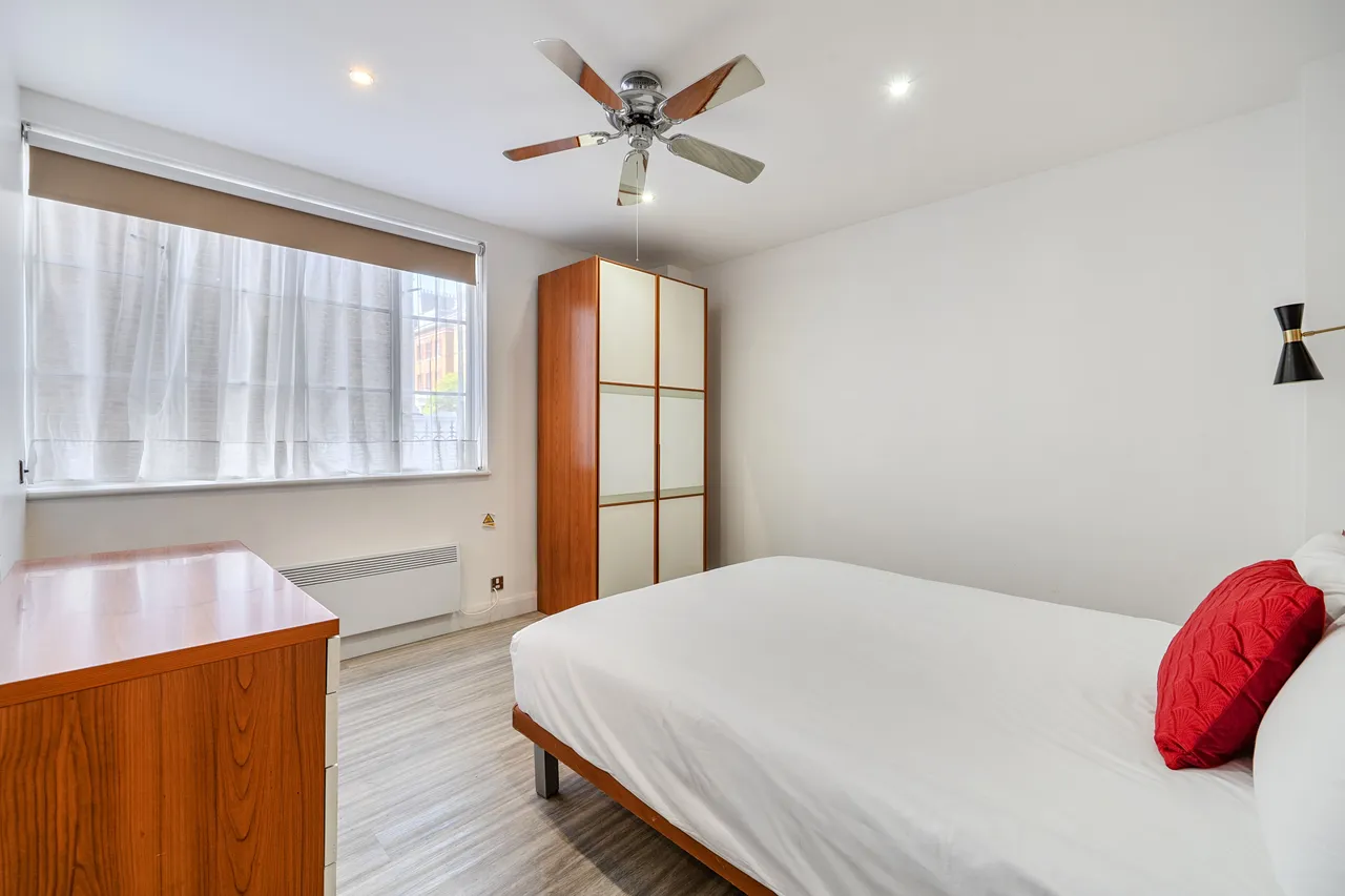 Flat G08, 2 Roland Gardens, London, photo 4
