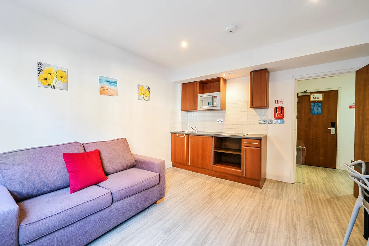 Flat G08, 2 Roland Gardens, London, photo 6