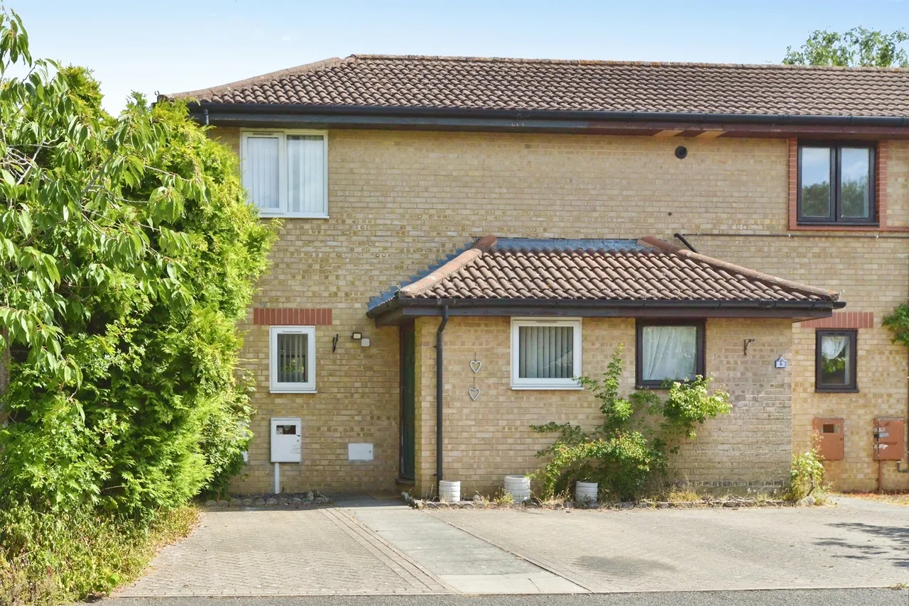 2 bed house for sale — Chevalier Grove, Crownhill, Milton Keynes