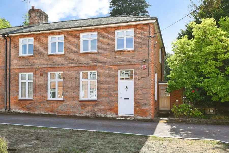 4 bed house to rent, Twyford Road, Wokingham, RG40