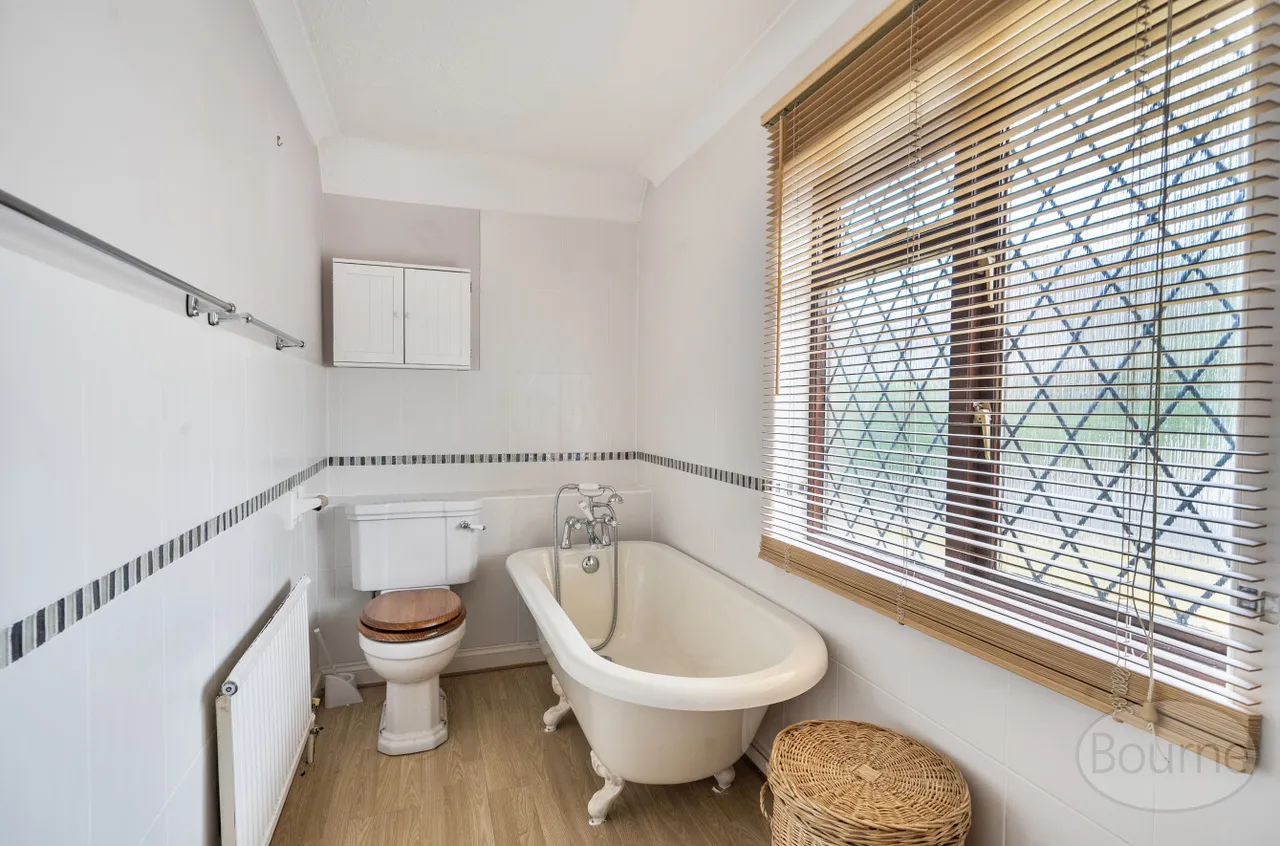 Broad Ha'penny, Wrecclesham, GU10, photo 17