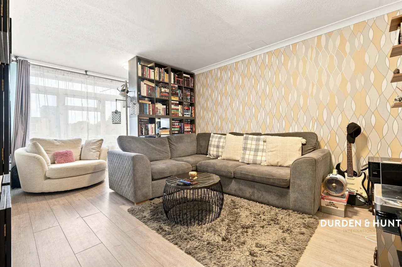 Highwood Lane, Loughton, IG10, photo 2