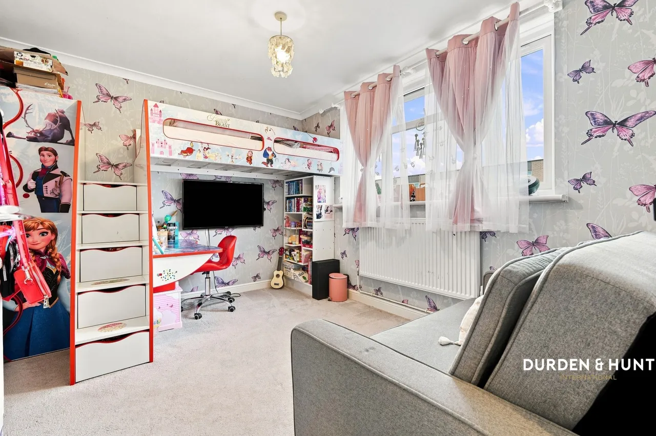 Highwood Lane, Loughton, IG10, photo 11