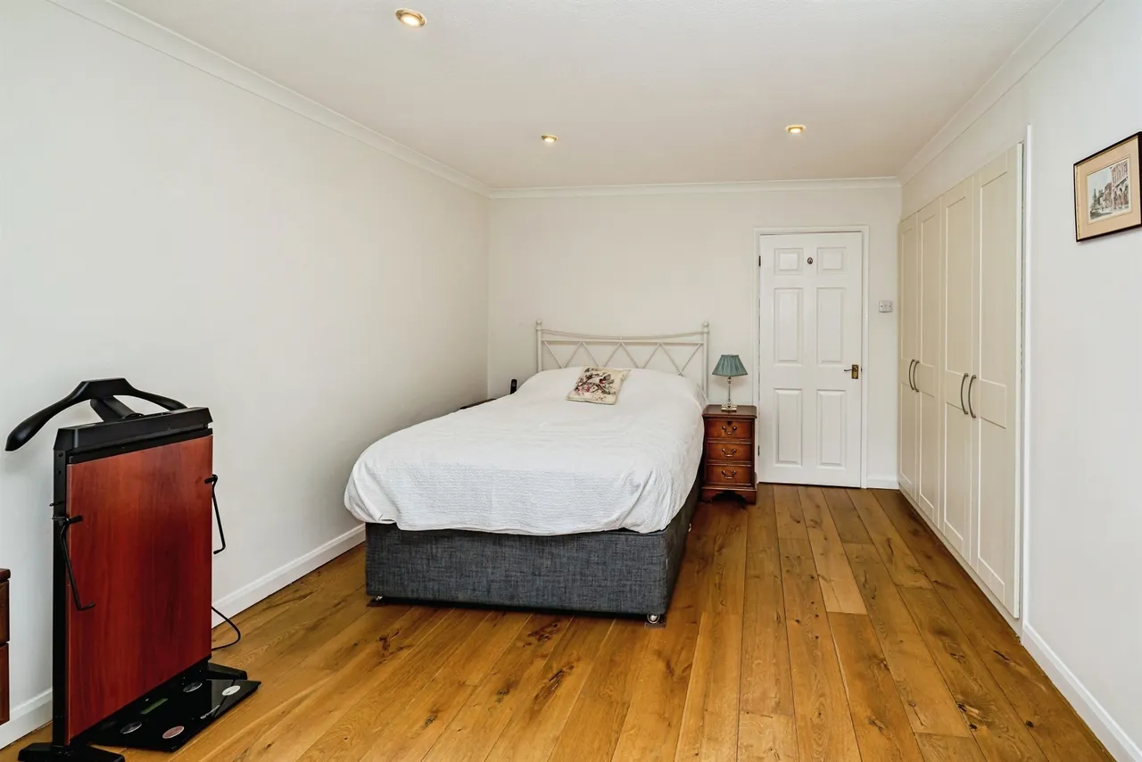 Oxford Road, Stone, Aylesbury, photo 9