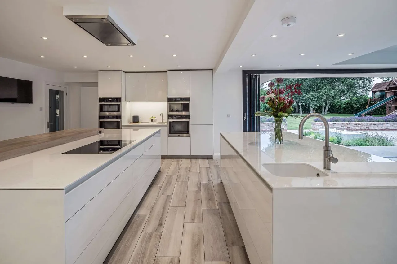 Bollington Lane, Nether Alderley, Macclesfield, Cheshire, SK10 4TB, photo 3