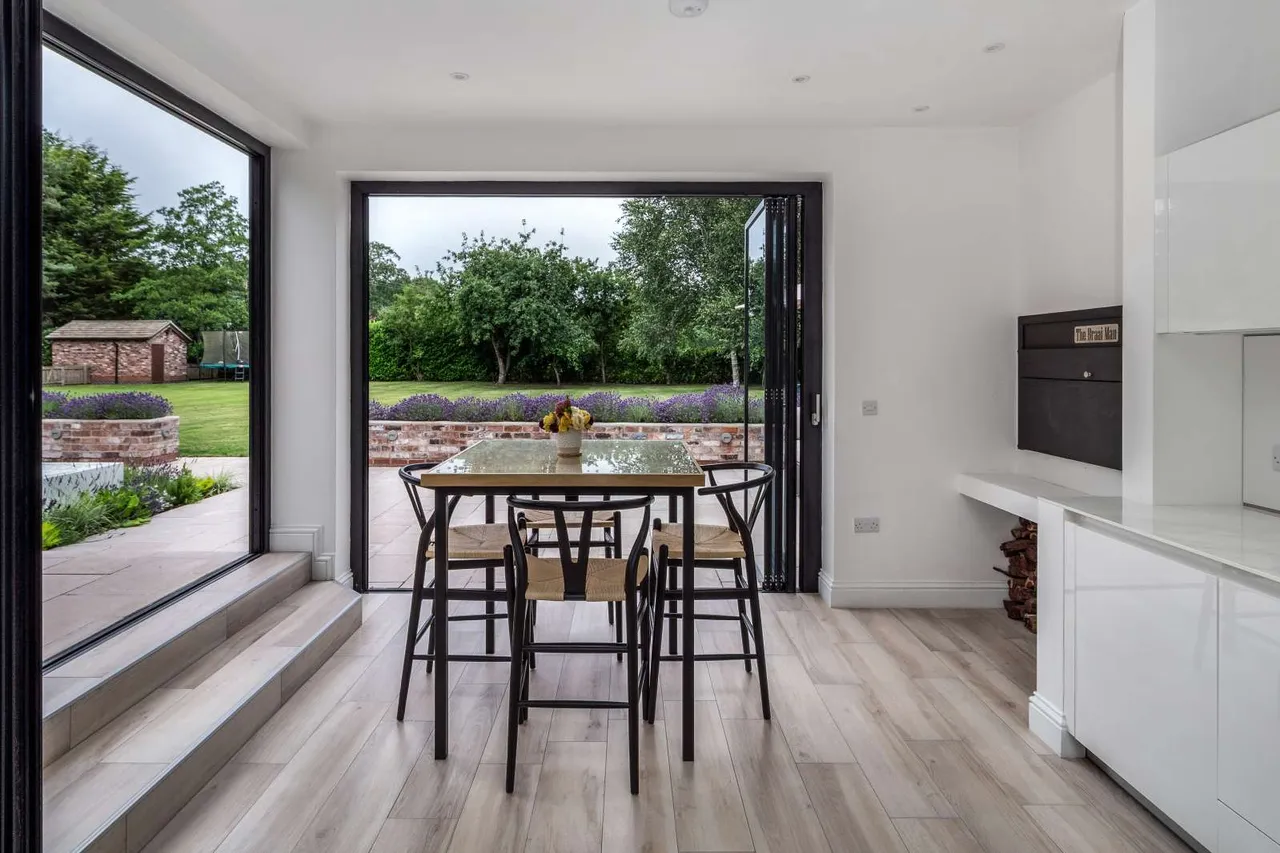 Bollington Lane, Nether Alderley, Macclesfield, Cheshire, SK10 4TB, photo 9