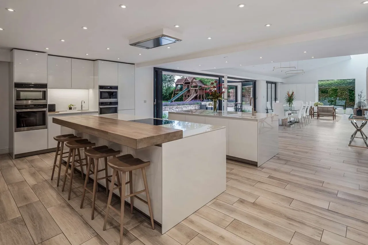 Bollington Lane, Nether Alderley, Macclesfield, Cheshire, SK10 4TB, photo 2