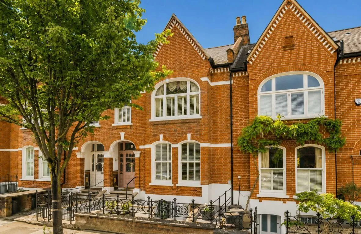 5 bed property for sale, Drakefield Road, SW17
