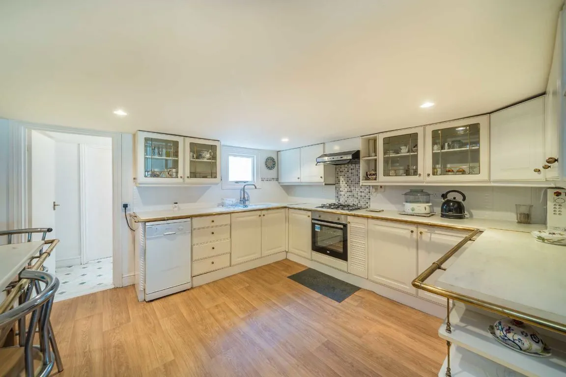 Drakefield Road, SW17, photo 10