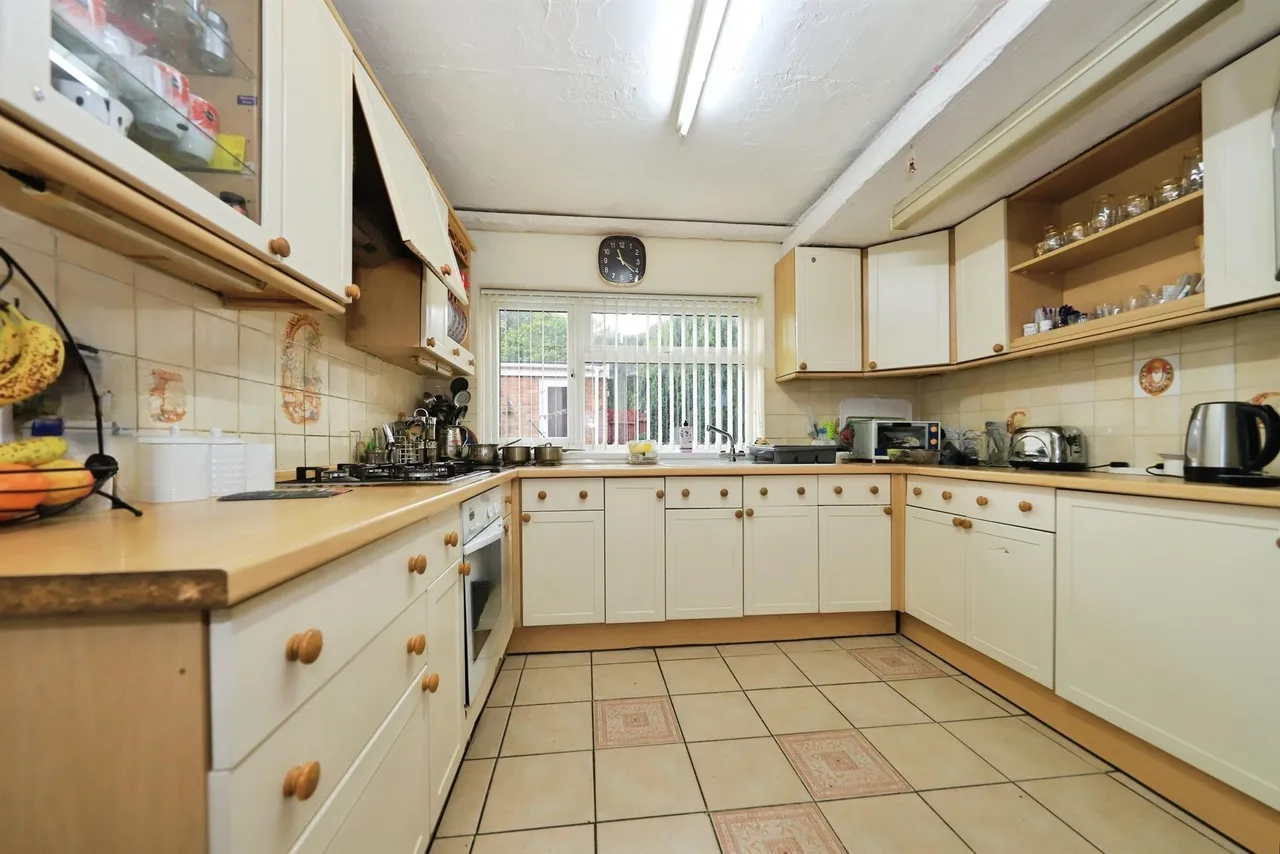 Goldthorn Hill, Goldthorn, WV2, photo 2