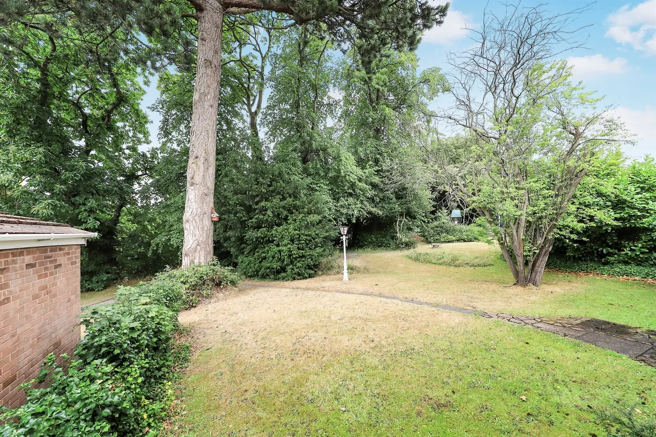 Goldthorn Hill, Goldthorn, WV2, photo 12