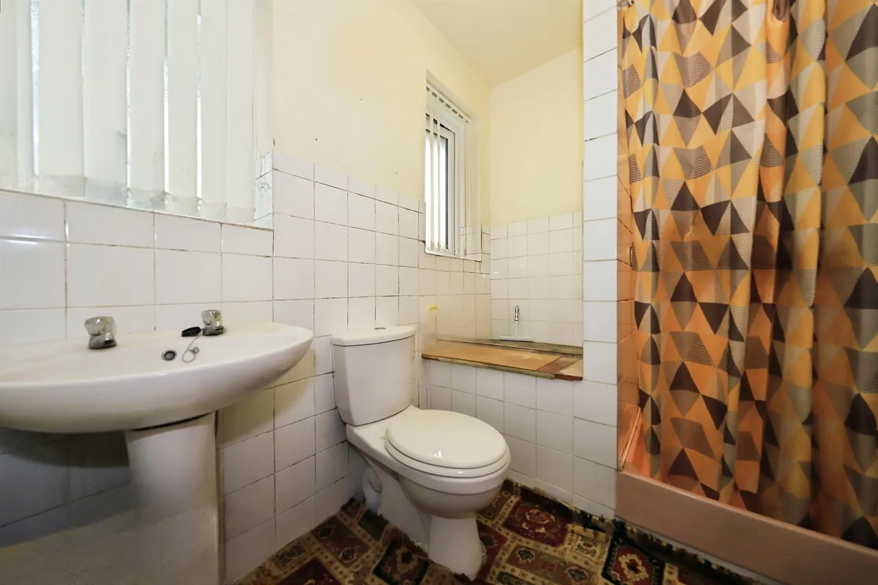 Goldthorn Hill, Goldthorn, WV2, photo 11