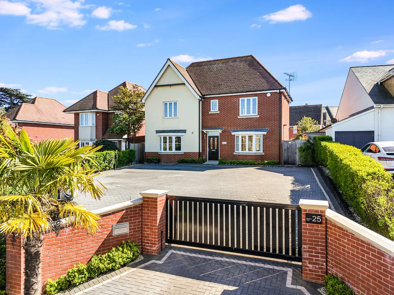 25 Galleywood Road, Great Baddow, Chelmsford, Essex, CM2 8DH, photo 2
