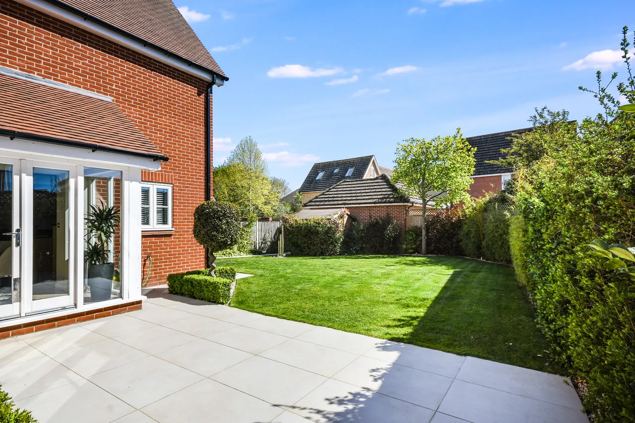25 Galleywood Road, Great Baddow, Chelmsford, Essex, CM2 8DH, photo 17