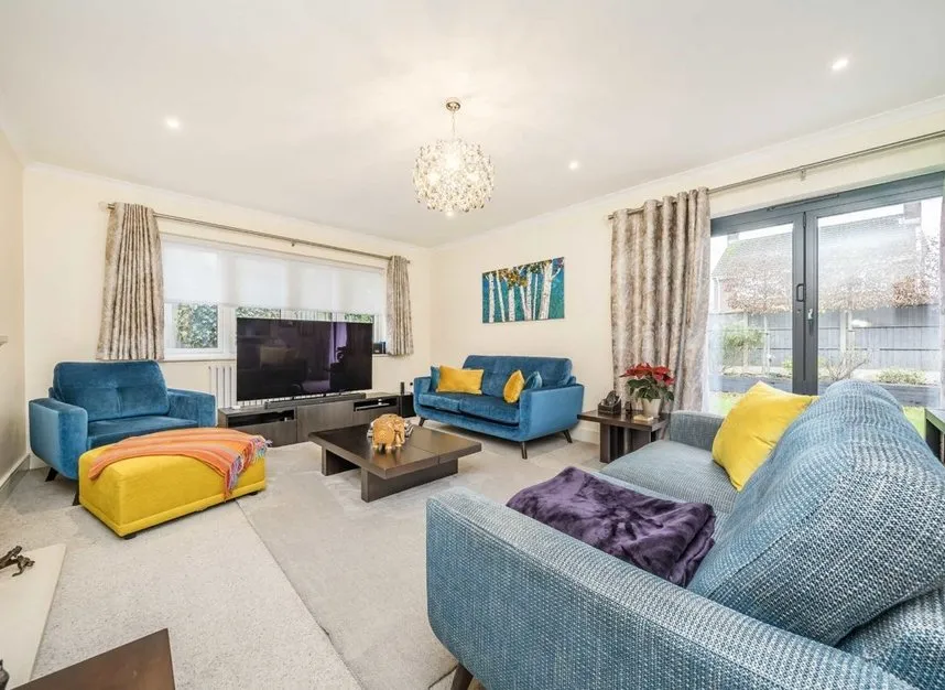 Kingswood Avenue, Hampton, TW12, photo 5