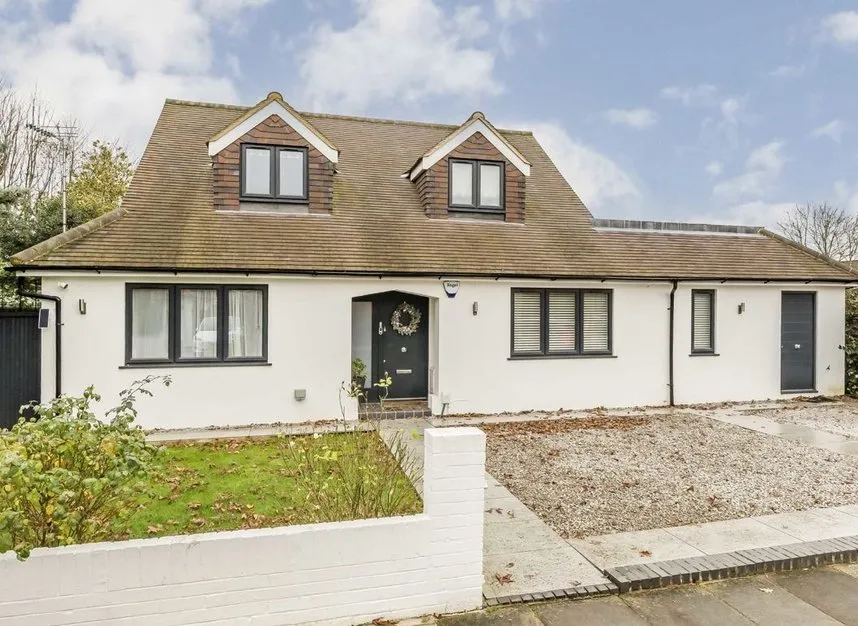 4 bed house to rent, Kingswood Avenue, Hampton, TW12