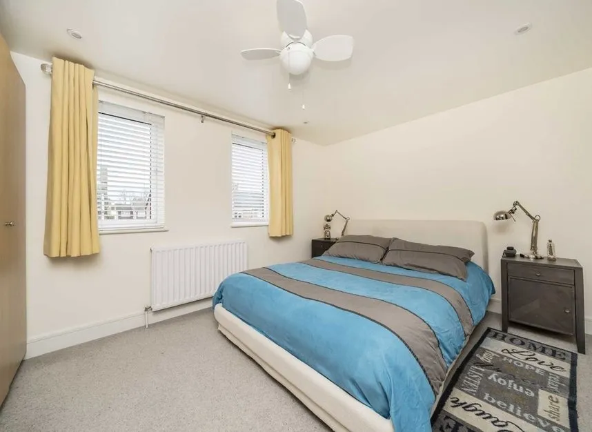 Kingswood Avenue, Hampton, TW12, photo 7