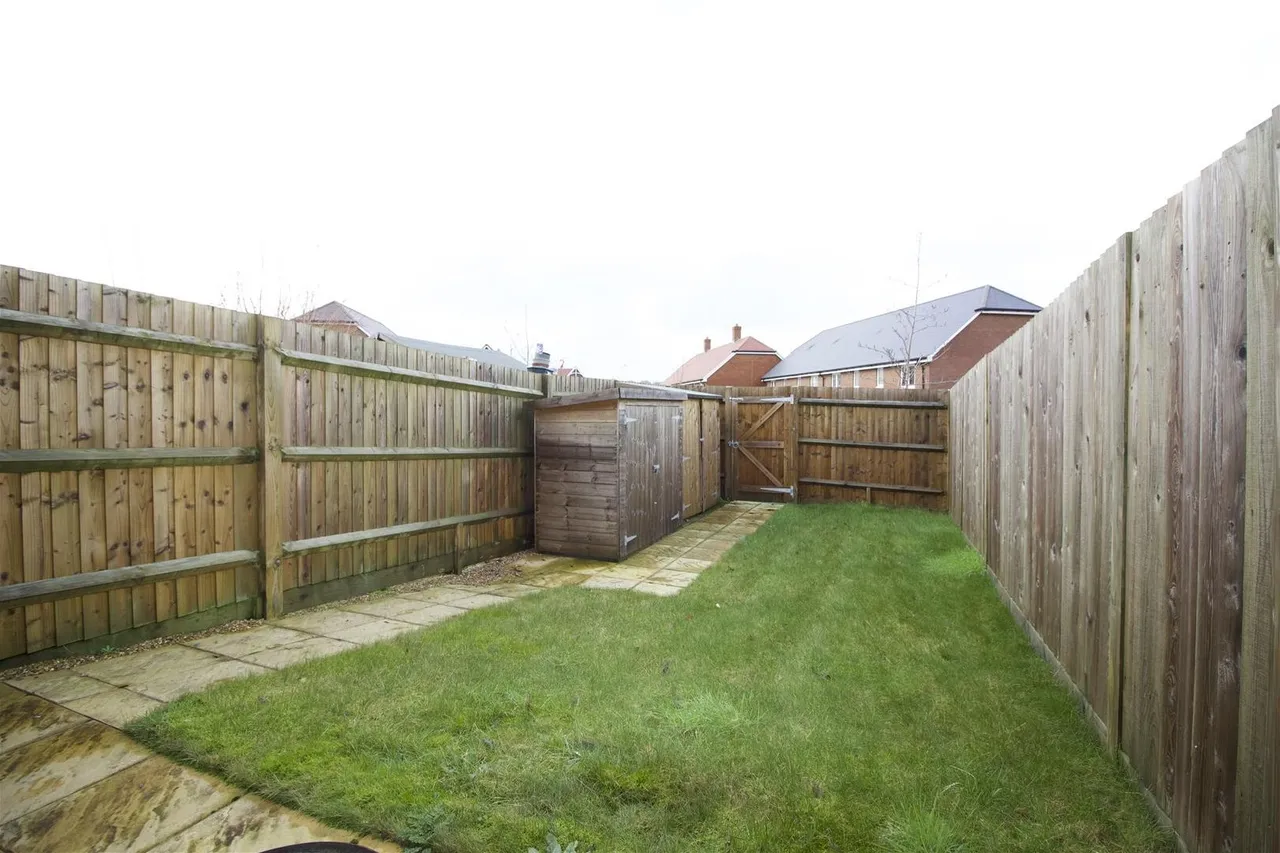 Calvert Link, Horsham, West Sussex RH12 0DS, photo 11