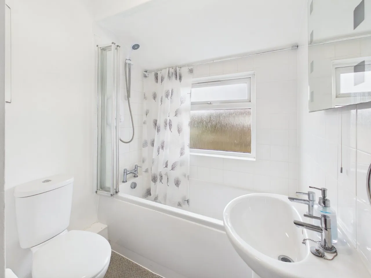 Ashford, Surrey, photo 10