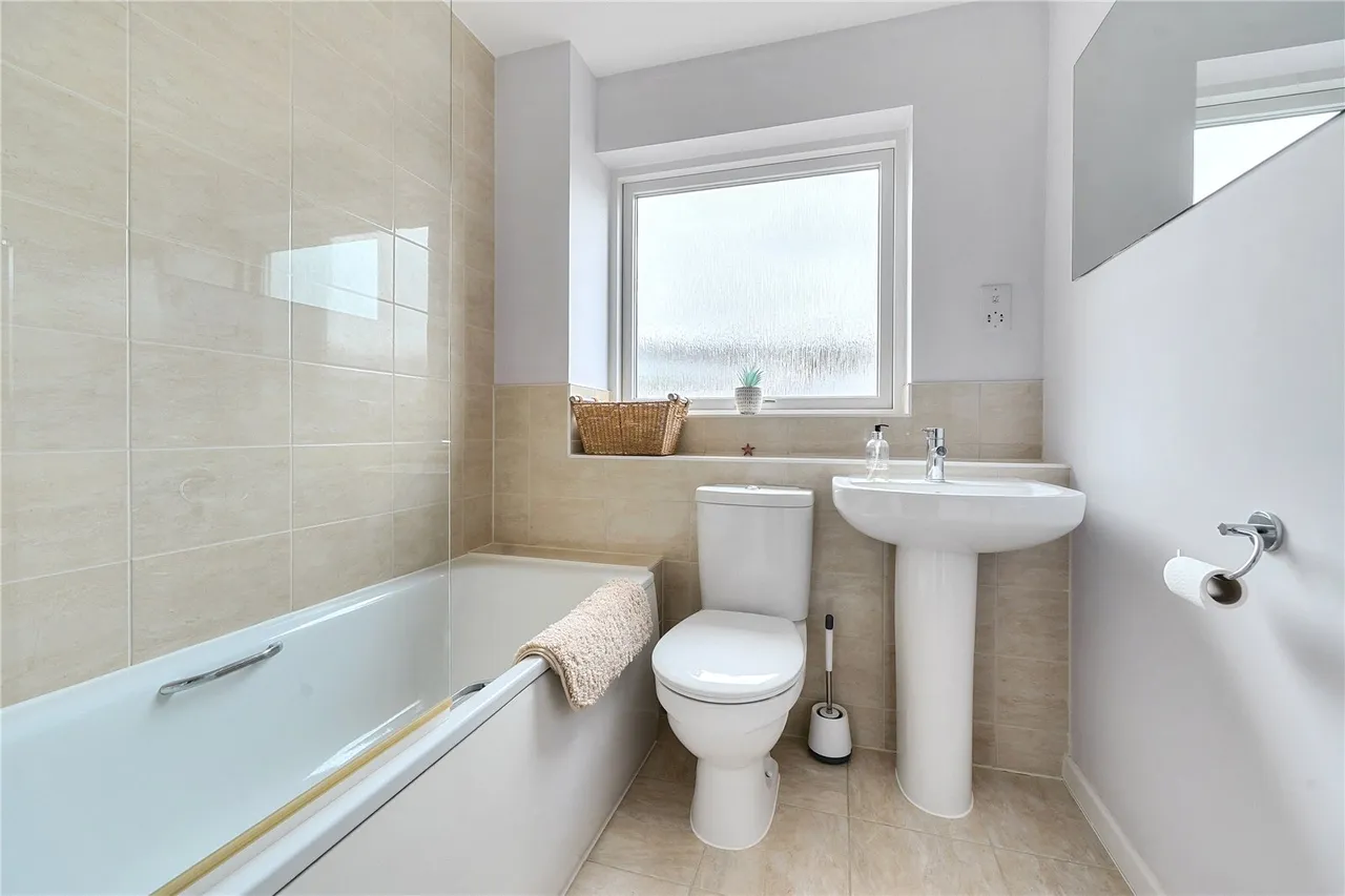 London Road, Binfield, Bracknell, Berkshire, RG42 4FA, photo 12