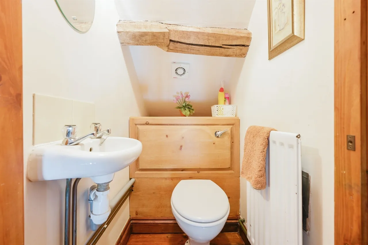 Fieldfare Cottage, Leigh, ST10, photo 11