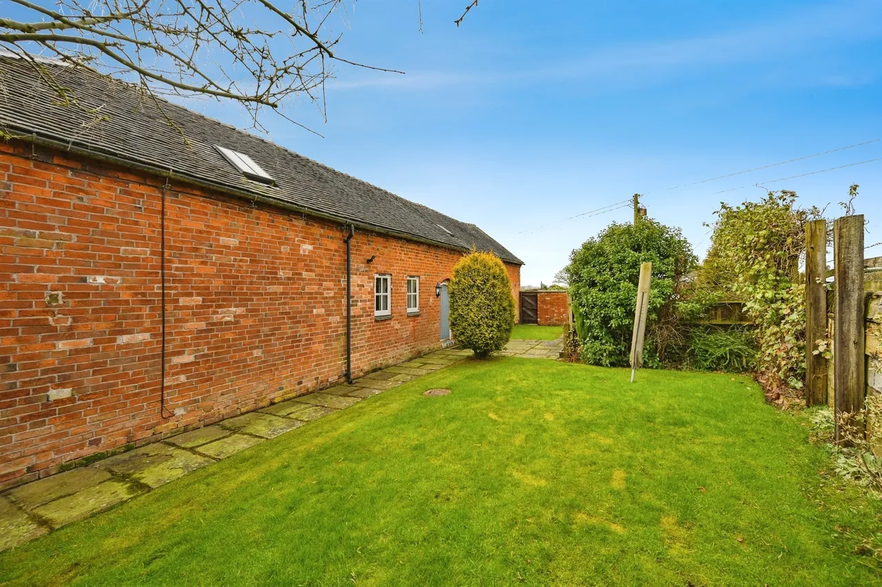 Fieldfare Cottage, Leigh, ST10, photo 14