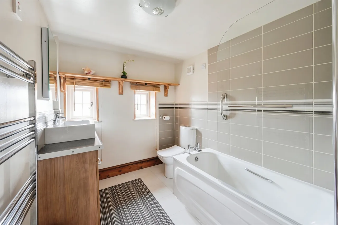 Fieldfare Cottage, Leigh, ST10, photo 8
