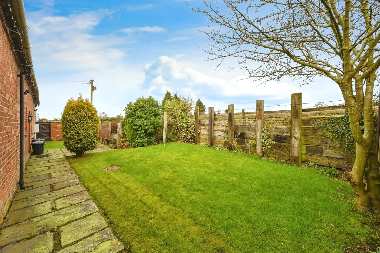 Fieldfare Cottage, Leigh, ST10, photo 13