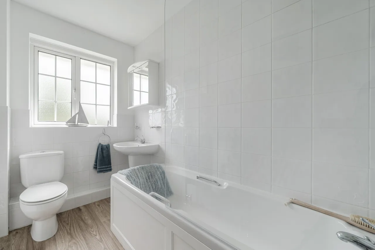 Fir Tree Close, Epsom, KT17, photo 13