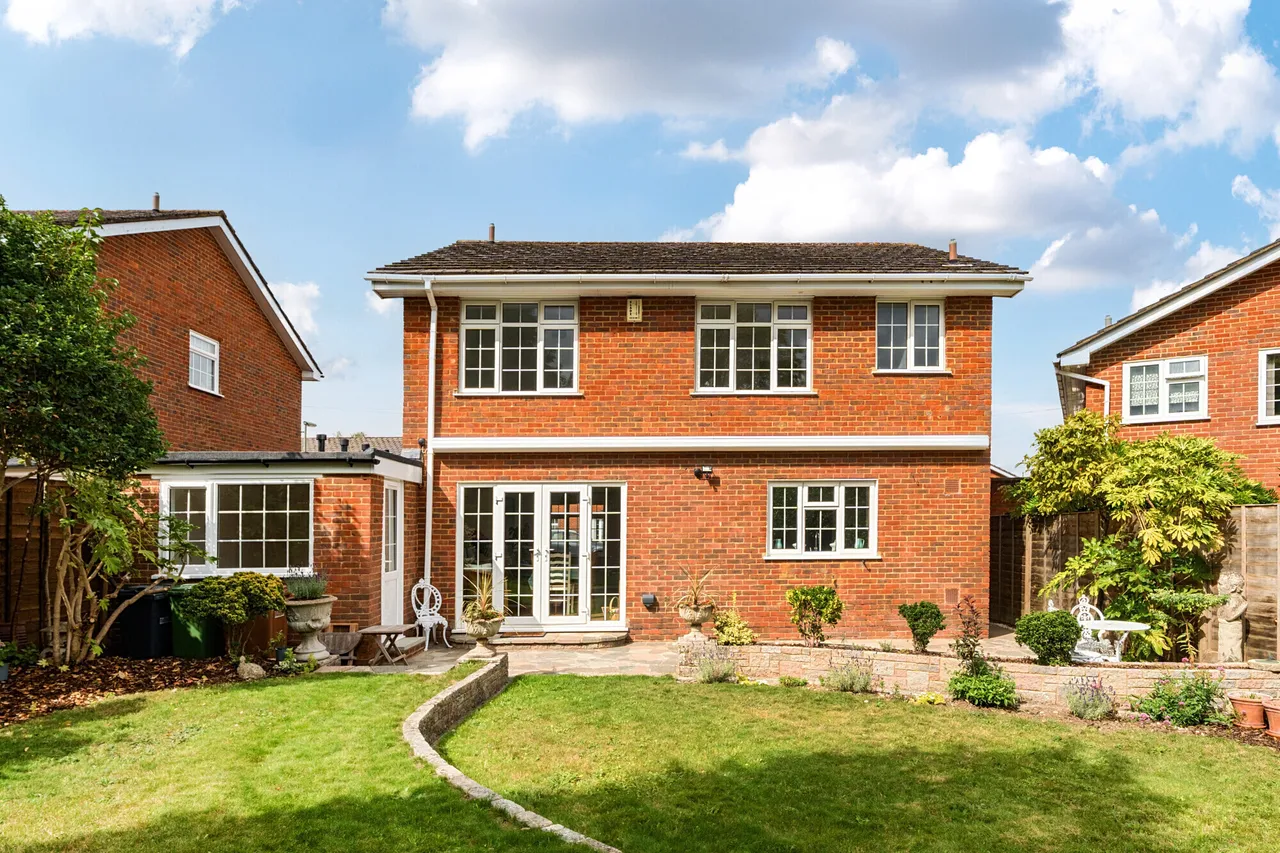 Fir Tree Close, Epsom, KT17, photo 17