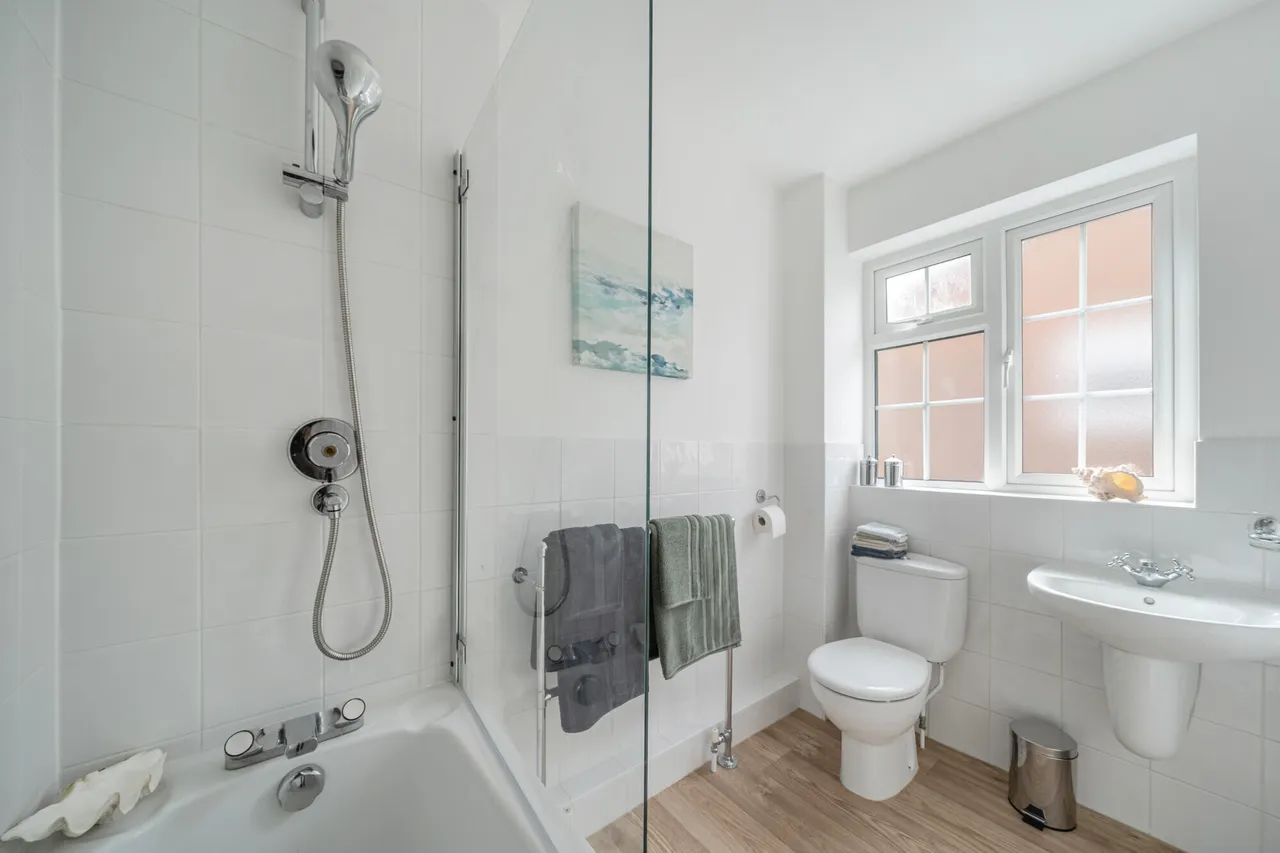 Fir Tree Close, Epsom, KT17, photo 8