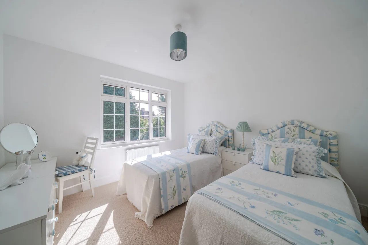 Fir Tree Close, Epsom, KT17, photo 7