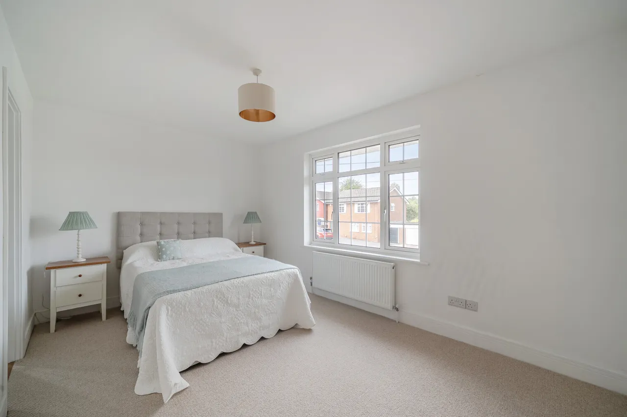 Fir Tree Close, Epsom, KT17, photo 11