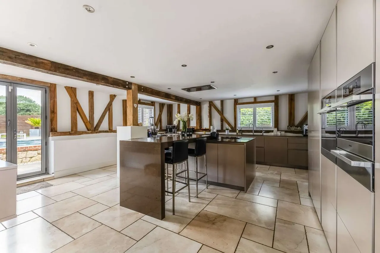 Hewarts Lane, Aldwick, West Sussex, PO21 3DJ, photo 8