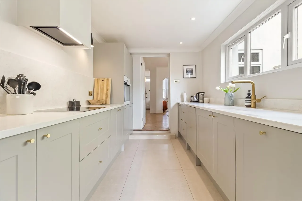 Lyndhurst Road, Worthing, photo 9