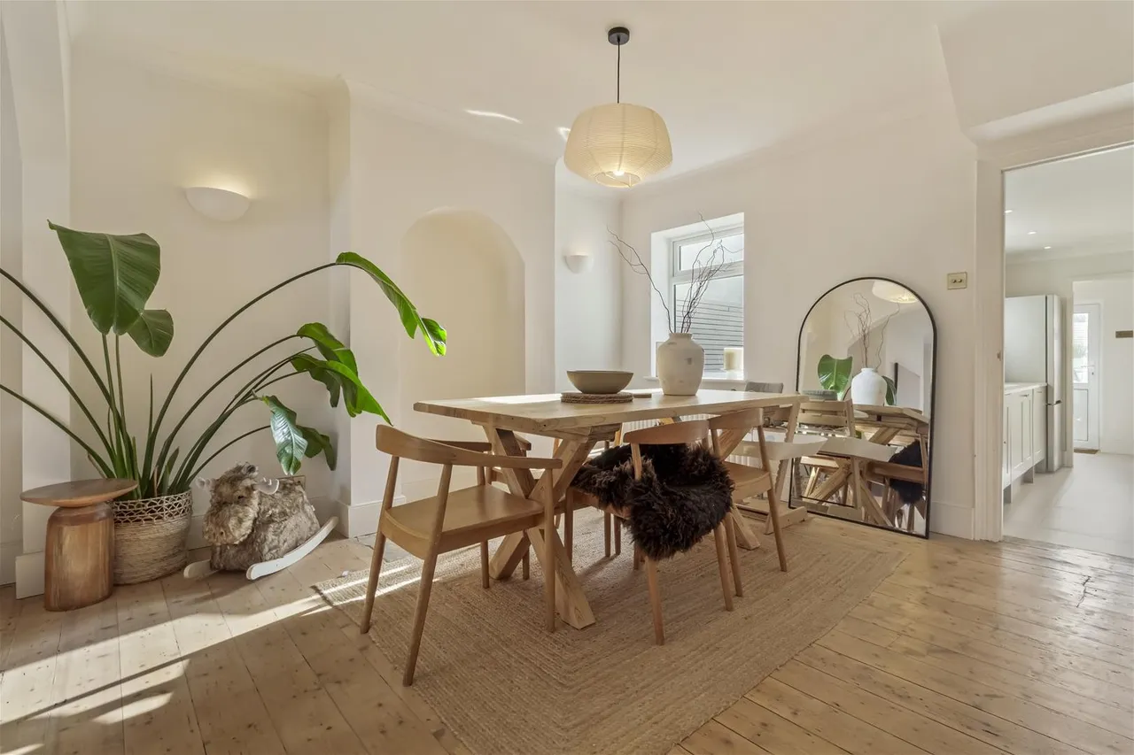 Lyndhurst Road, Worthing, photo 6