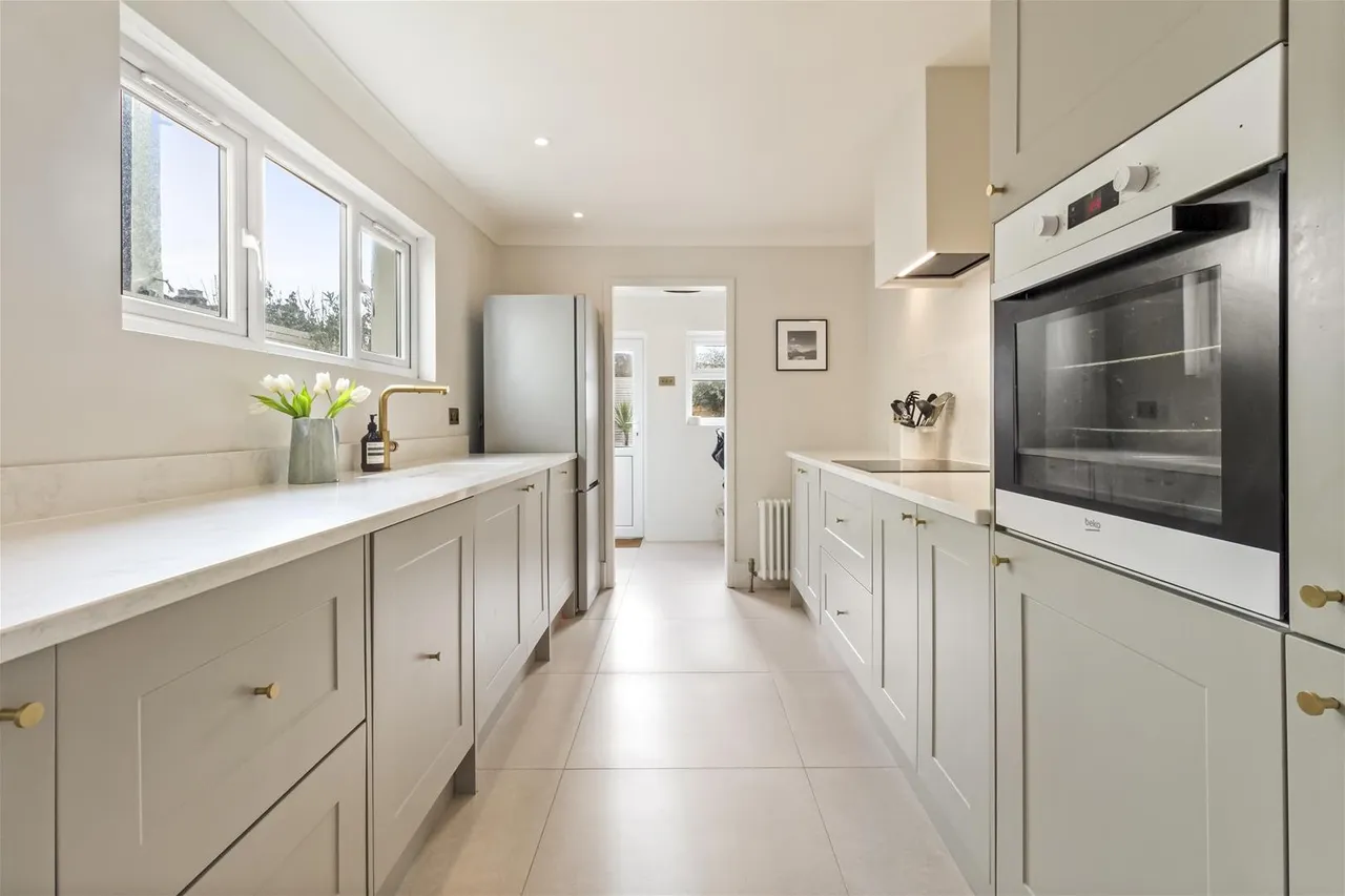 Lyndhurst Road, Worthing, photo 7