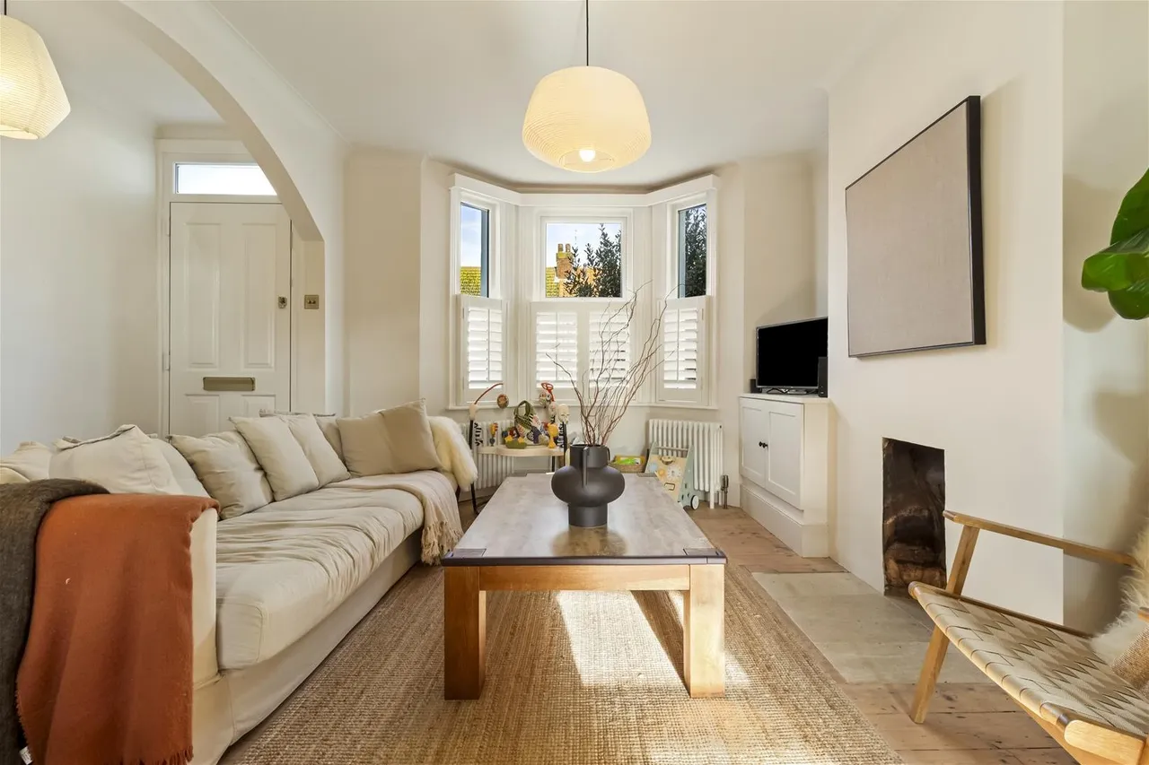 Lyndhurst Road, Worthing, photo 2