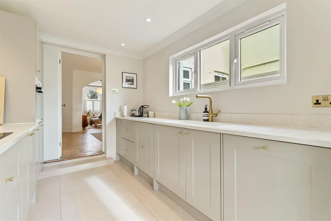 Lyndhurst Road, Worthing, photo 20