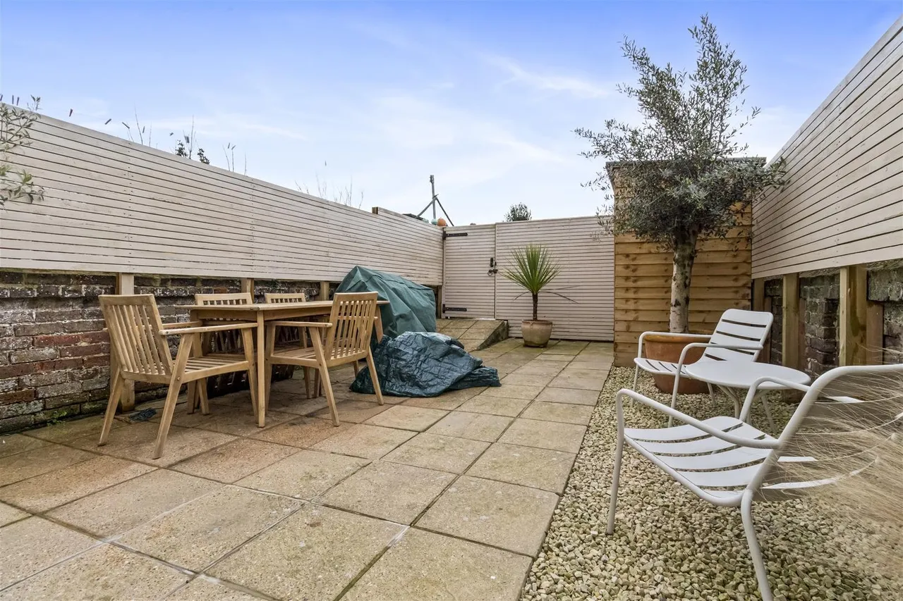 Lyndhurst Road, Worthing, photo 8