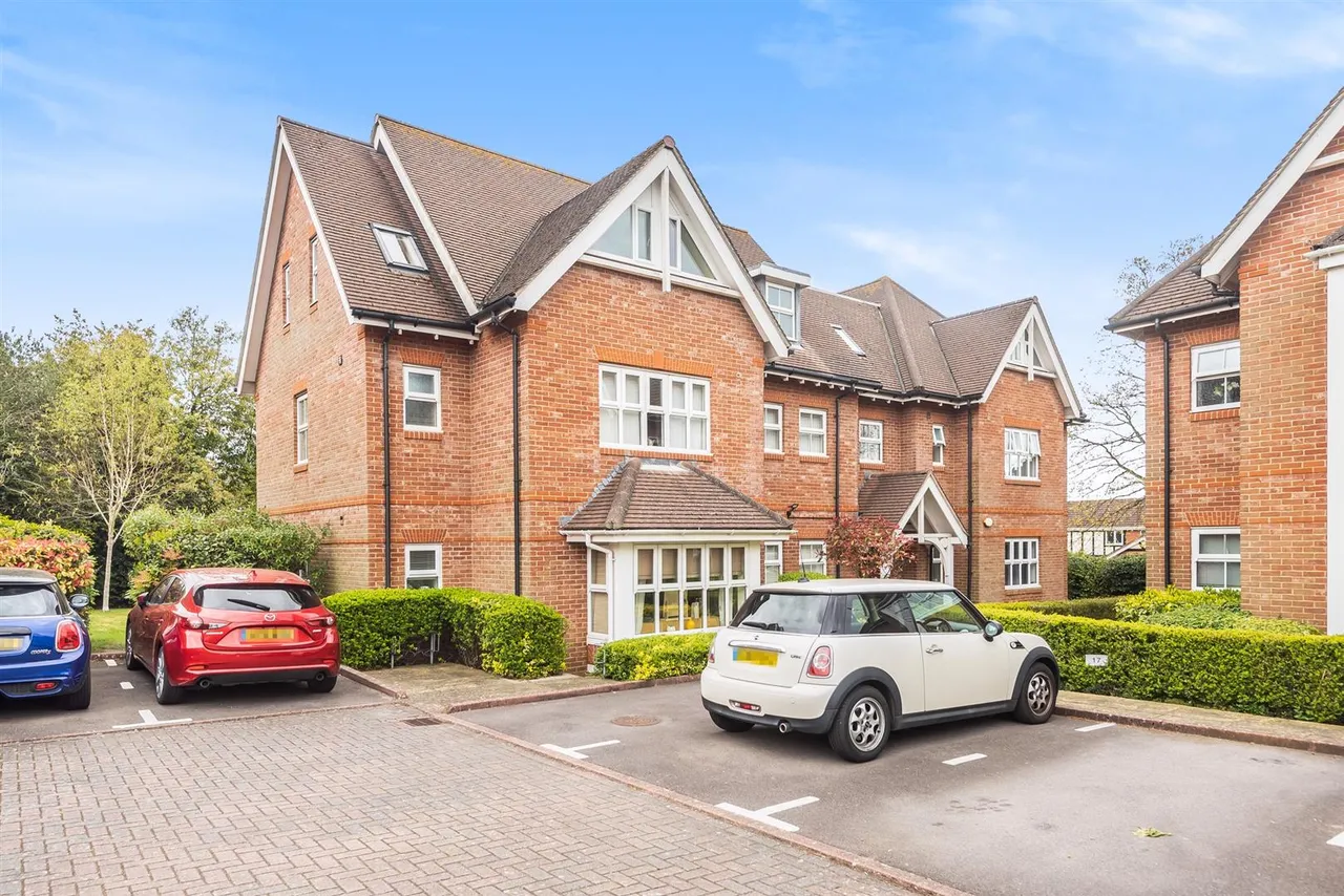 Locks Road, Locks Heath, photo 12