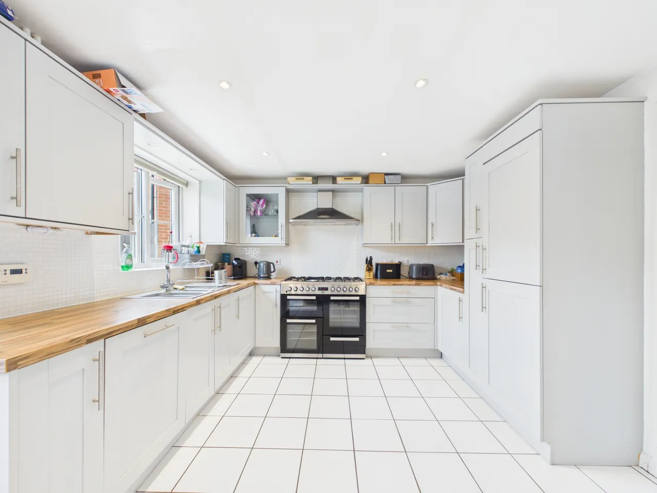 Greenacre Way, Bishops Cleeve, Cheltenham, GL52 8SJ, photo 2