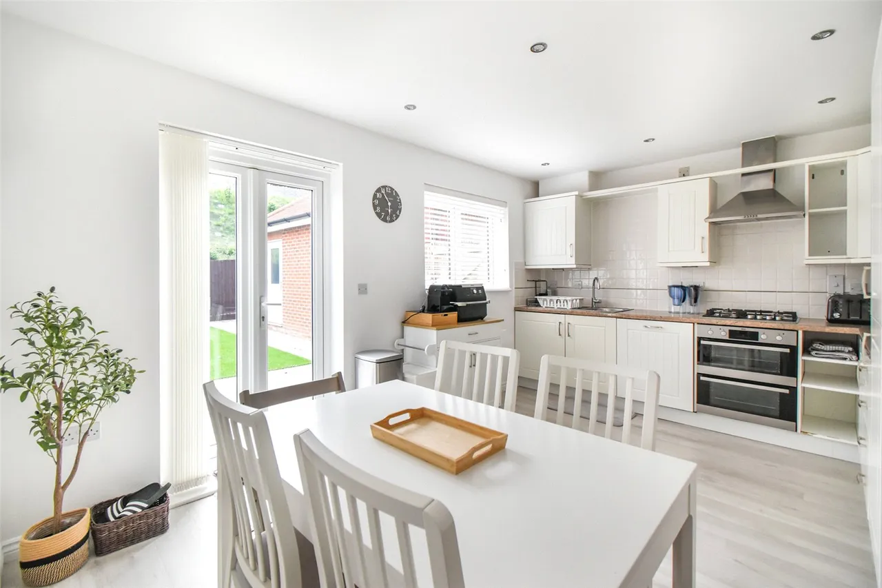 Athoke Croft, Hook, Hampshire, RG27 9UE, photo 3