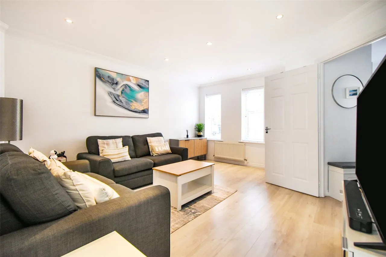Athoke Croft, Hook, Hampshire, RG27 9UE, photo 2