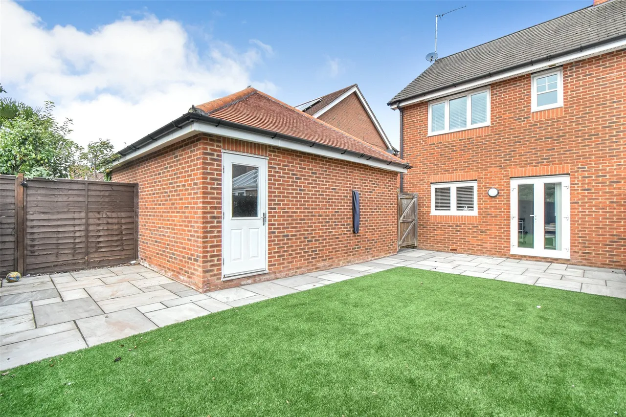 Athoke Croft, Hook, Hampshire, RG27 9UE, photo 5
