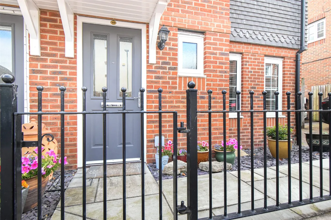 Athoke Croft, Hook, Hampshire, RG27 9UE, photo 10