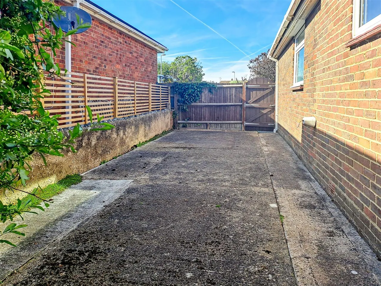 Dingley Road, Rustington, photo 12