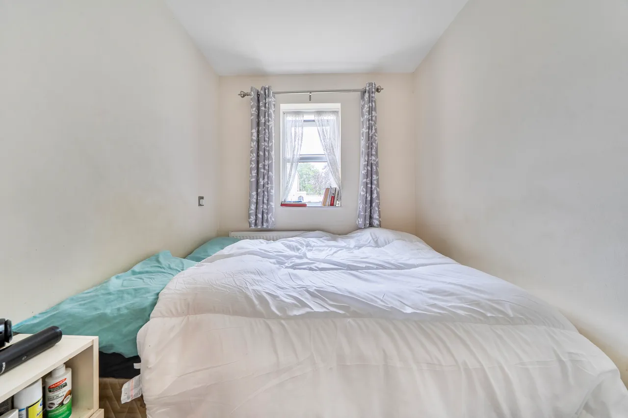 12b Westbourne Drive, London, photo 9